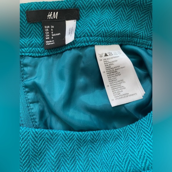 Mini Skirt - Picture 3 of 3